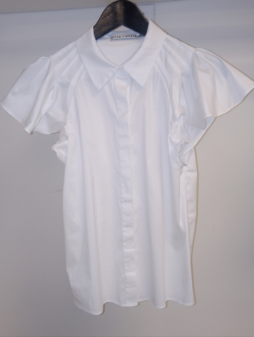 Alice + Olivia White Ruffle Sleeve Button-Front Shirt